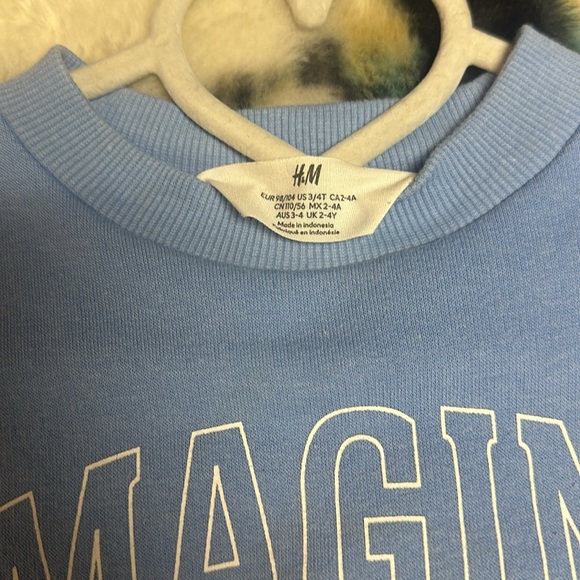 Gorgeous unicorn sweaters - Picture 3 of 9